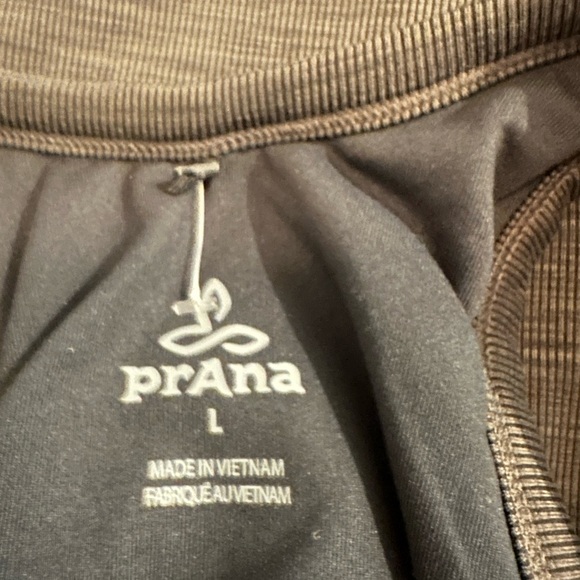 Prana workout top with built in bra size Large - Picture 4 of 4
